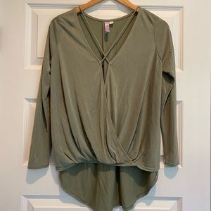 New Francesca’s Green Blouse